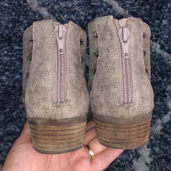 Carlos Santana Bayley Booties - Picture 14 of 16